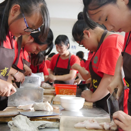 厨艺、做菜是我校学子必修课
