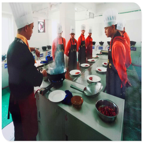 舌尖上的学校—成都厨师职业学校中西餐制作